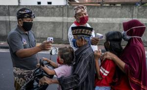 Indonezija: Nećete vjerovati kako kažnjavaju osobe koje ne nose zaštitne maske