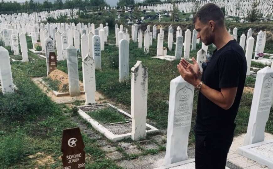 Edin Džeko u Sarajevu posjetio mezar svog prvog trenera