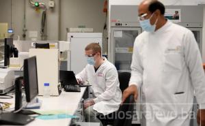 Pauzirano istraživanje Oxfordove vakcine zbog neželjene reakcije