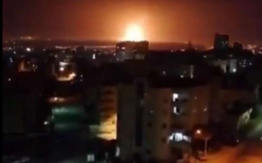 Snimak eksplozije u Jordanu: Narandžasti plamen osvjetljava pustinjsko nebo