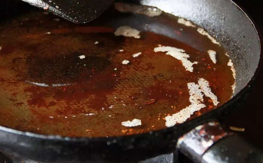 Na internetu se dijeli super trik kako se riješiti vruće masnoće od kuhanja
