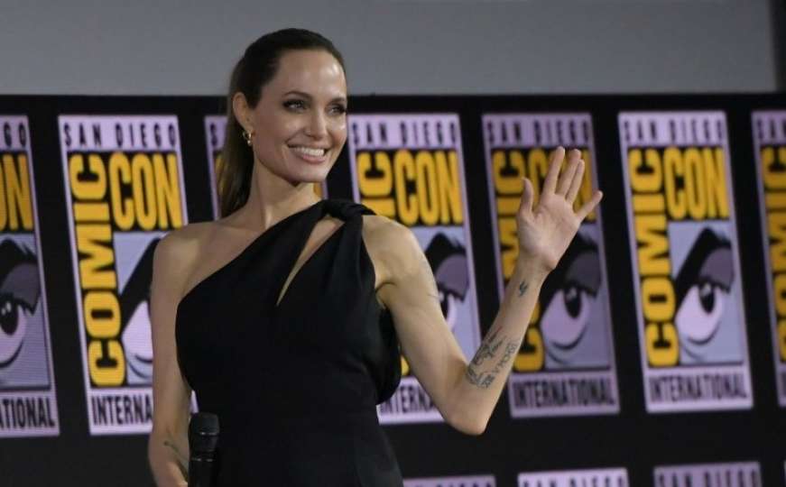 Angelina Jolie iznenadila dječake koji su prodavali limunadu