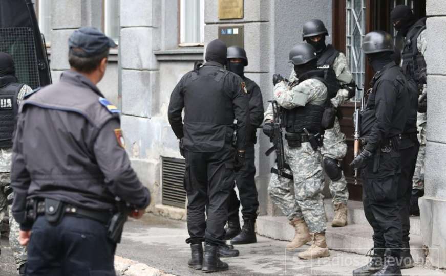 Uhapšena 19-godišnjakinja u Sarajevu: Zatočila i tukla dvoje, prodavala drogu...