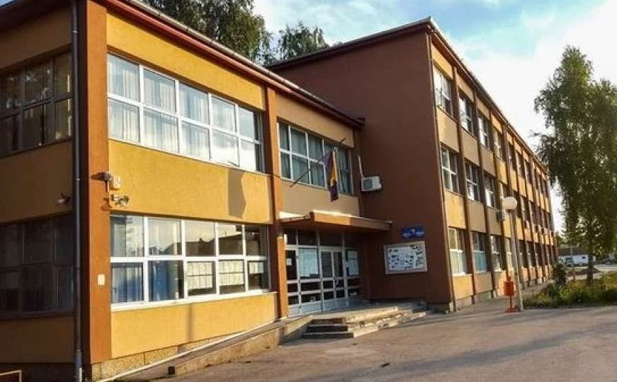 Novo širenje COVID-a u školama u BiH: Zaraženi srednjoškolci, odjeljenja u izolaciji