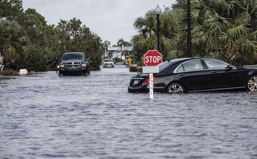 Katastrofalne poplave u SAD: Četiri mjeseca kiše za četiri sata