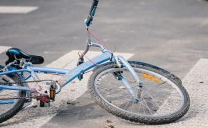 Automobilom udario biciklistu, policija i Hitna pomoć na terenu