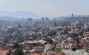 Uživajte u prizoru prekrasne panorame: Sarajevo okupano suncem