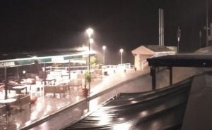 Bura nosi sve pred sobom: Jako nevrijeme pogodilo Neum, oluja iznad Pelješca