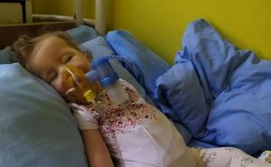 Bolni status majke malene Lane koja čeka liječenje: Spavaj milo mamino čedo...