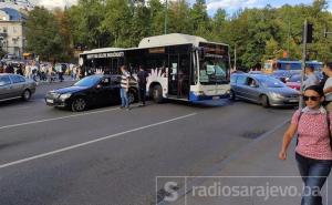 Udes u centru Sarajeva, jedna osoba prevezena u bolnicu