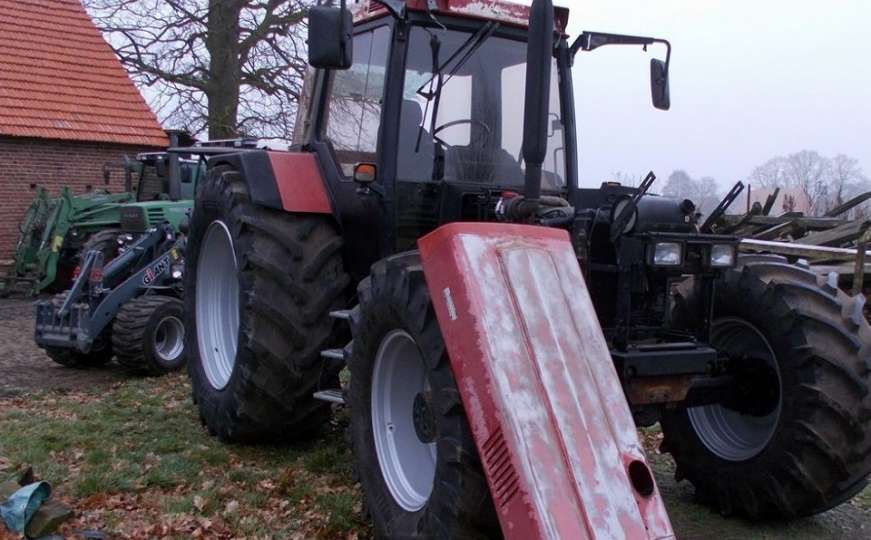 Plijen prodavali na internetu: Bosanci ukrali tri traktora u Austriji