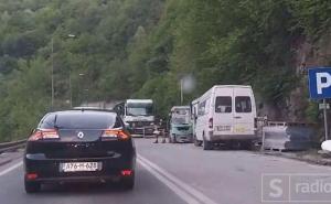 Vozači, oprez: Mokra cesta, odroni, radovi i obustave širom BiH