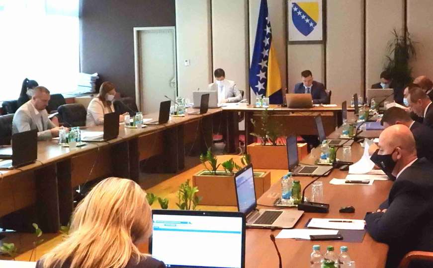 Pomoć firmama zbog pandemije: BiH uzima 5 miliona eura granta