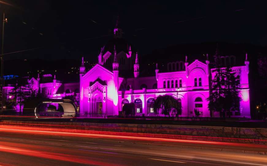 Mjesec borbe protiv karcinoma dojke: Građevine širom BiH u pink boji