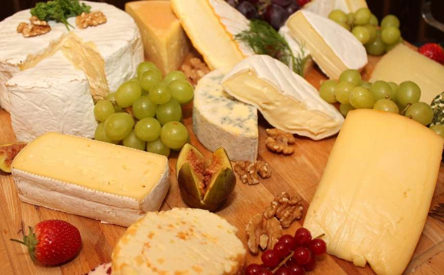 Da se brzo ne pokvari: Evo ispravnog načina čuvanja sira