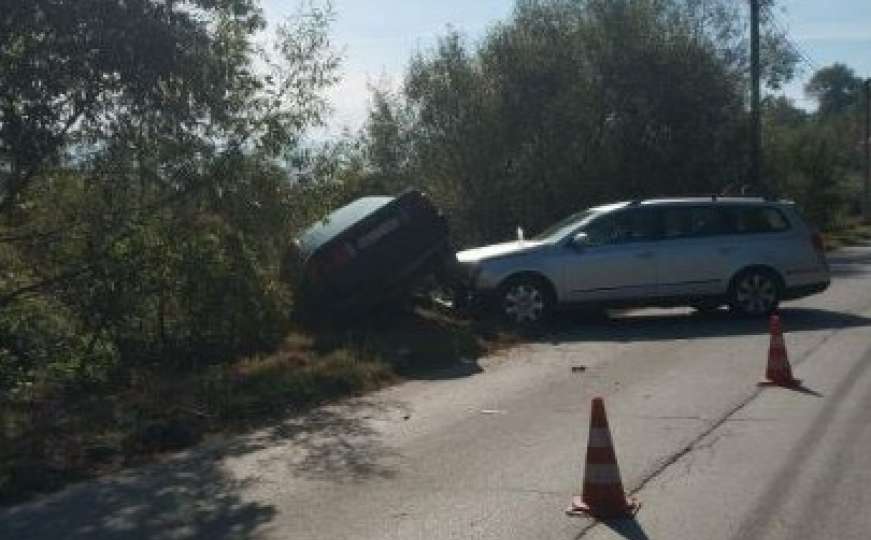 Nesreća u Sarajevu: U sudaru dva vozila jedna osoba povrijeđena