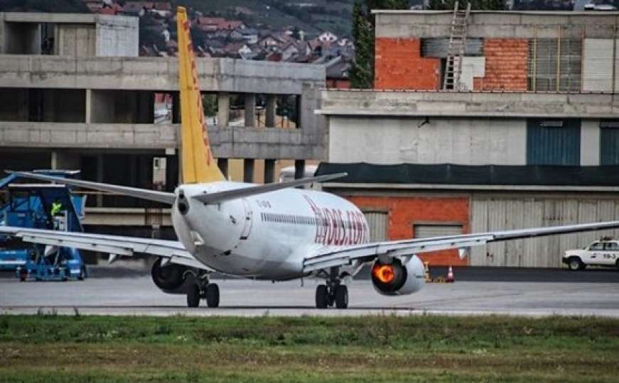Incident na Aerodromu Sarajevo: Zapalio se motor aviona