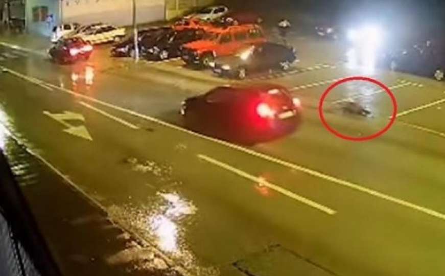 Uznemirujući snimak: Autom udario ženu na pješačkom prelazu, letjela 10 metara