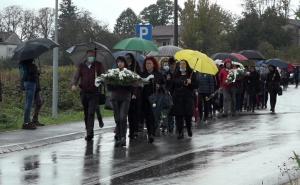 Jecaji odjekivali gradskim grobljem: U Prnjavoru sahranjena stradala djevojčica