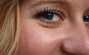 Naučnici upozoravaju: Šta nam otkrivaju bore na čelu