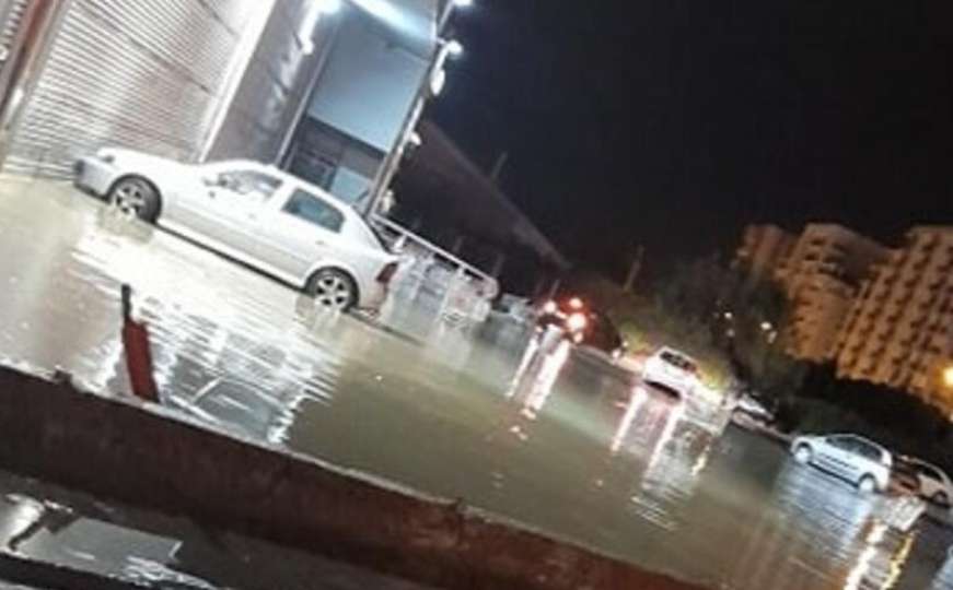Potop u omiljenom ljetovalištu na Jadranu: Ulice pod vodom, spašavali porodicu