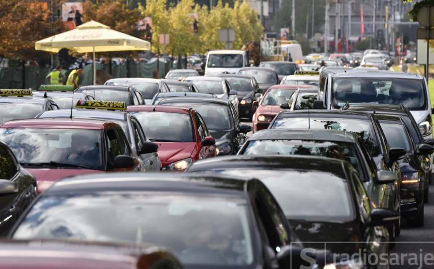 Kolaps na cestama u Sarajevu postao svakodnevnica, stručnjaci kažu: Bit će gore