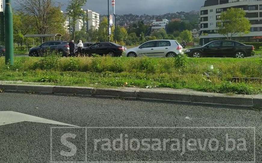 Lančani sudar tri vozila u Sarajevu, stvorila se velika gužva u saobraćaju