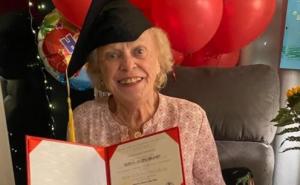 Bakica nije završila srednju školu, ali je dočekalo iznenađenje na 93. rođendan