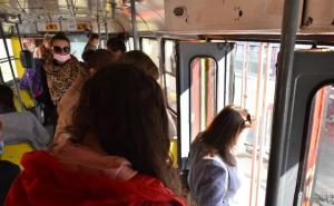 Vožnja u sarajevskim tramvajima: Pridržavaju li se građani mjera?