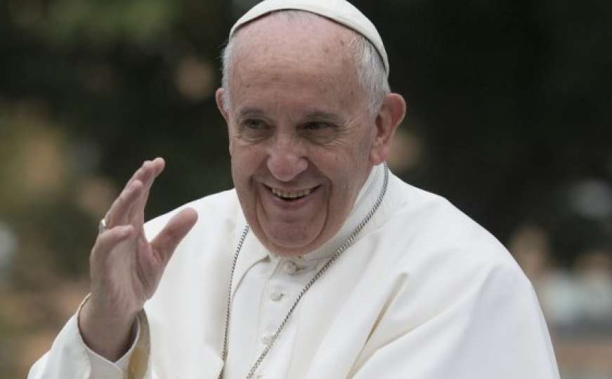 Papa Franjo pozvao na zakonsku zaštitu homoseksualnih parova