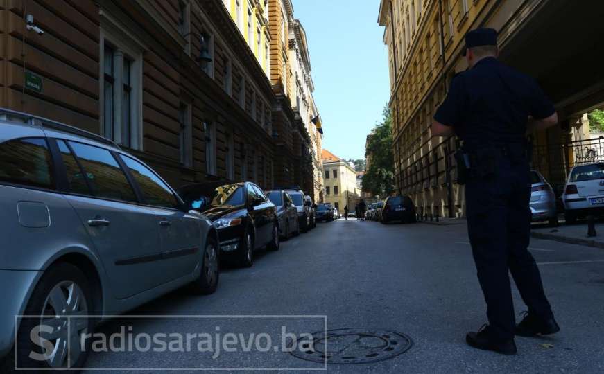 Dojava o bombi ispred Općinskog suda u Sarajevu