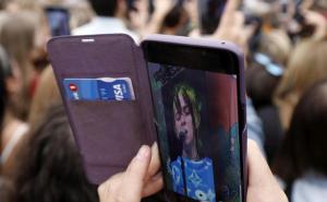 Ne možete se sjetiti naziva pjesme koju pjevušite danima? Evo rješenja