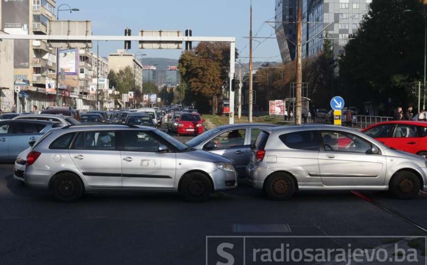 Budite strpljivi: Saobraćajni kolaps u Sarajevu za vrijeme poslijepodnevne špice