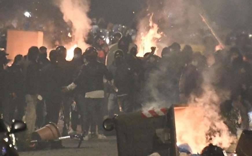 Haos u Italiji zbog policijskog sata: Stotine demonstranata na ulici provelo noć