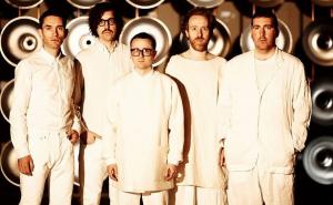 Hot Chip feat. Jarvis Cocker - Straight To The Morning