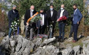 Odata počast žrtvama zločina na Kazanima: Veoma je važnosti napraviti spomenik 