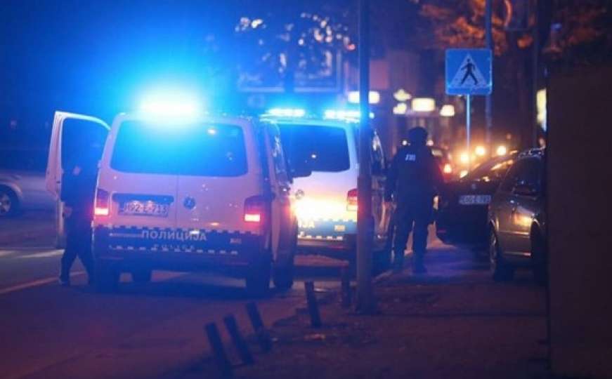 Policijska akcija u BiH: Našli im zolje, bombe, mine, puške, luk sa strijelom...