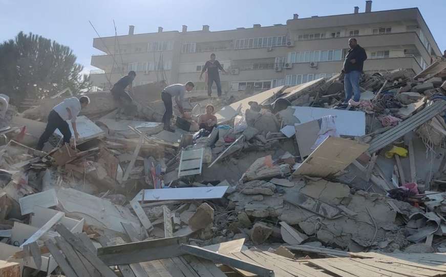 Stravične scene na ulicama Izmira nakon razornog potresa