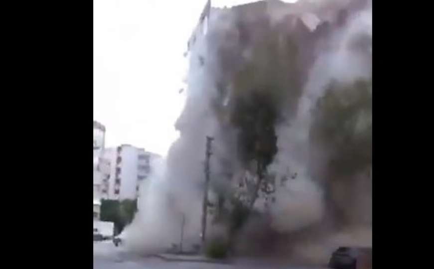 Pogledajte trenutak kad se urušila zgrada: U Izmiru preko 20 objekata uništeno