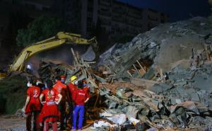 Čudo u Izmiru: Majka i troje djece izvučeni iz ruševina, pogledajte snimak