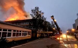 Požar u školi u Zagrebu jedan vatrogasac lakše je povrijeđen
