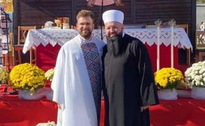 Ovo je BiH: Efendija došao na prvu misu mladom svećeniku, poklonio mu Kur'an
