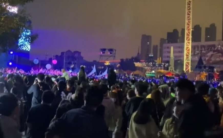 Pogledajte slavlje za Noć vještica u - Wuhanu
