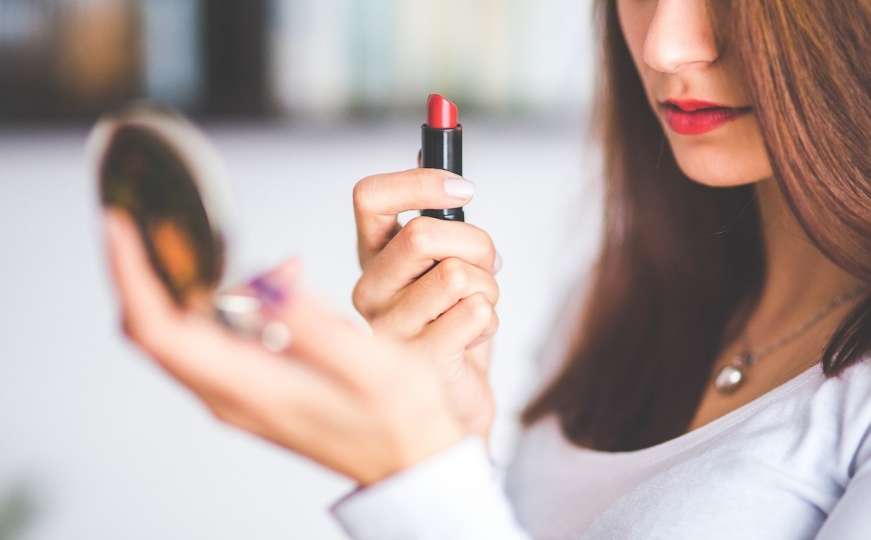 Pet trikova koji će vam olakšati šminkanje