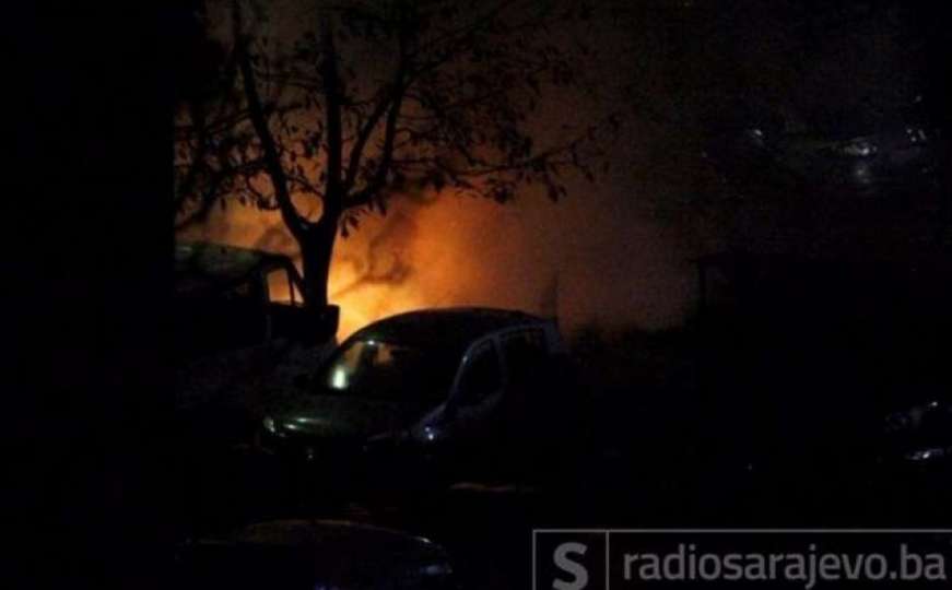 Burna noć: U Hrasnici izgorio automobil