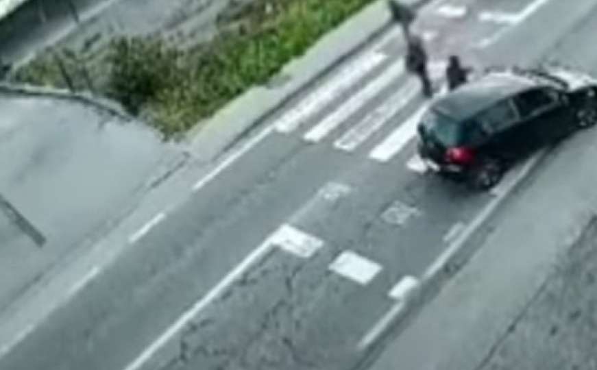 Snimak u BiH: Vozačica uletjela vozilom među mališane na pješačkom prijelazu