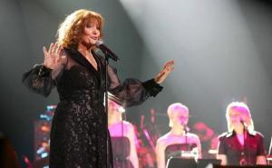 Sjajna Tereza Kesovija i Prijatelji stari, gdje ste?