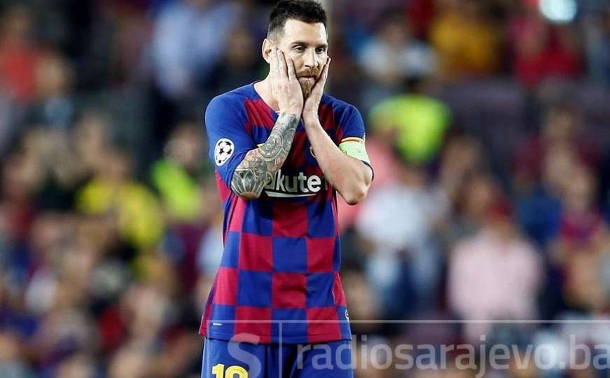 Dani Alves: Messi izgleda usamljeno