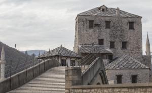 Neobični prizori iz Mostara: Zatvoreni dućani, puste ulice zbog pandemije COVID-a