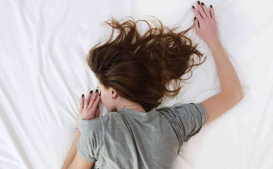Štetno je za zdravlje i moglo bi dovesti to mnogih problema: Spavate li u ovoj pozi? 
